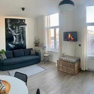 Sleep - Black And White Modern Flat With Cityview , Antwerpen Belgien
